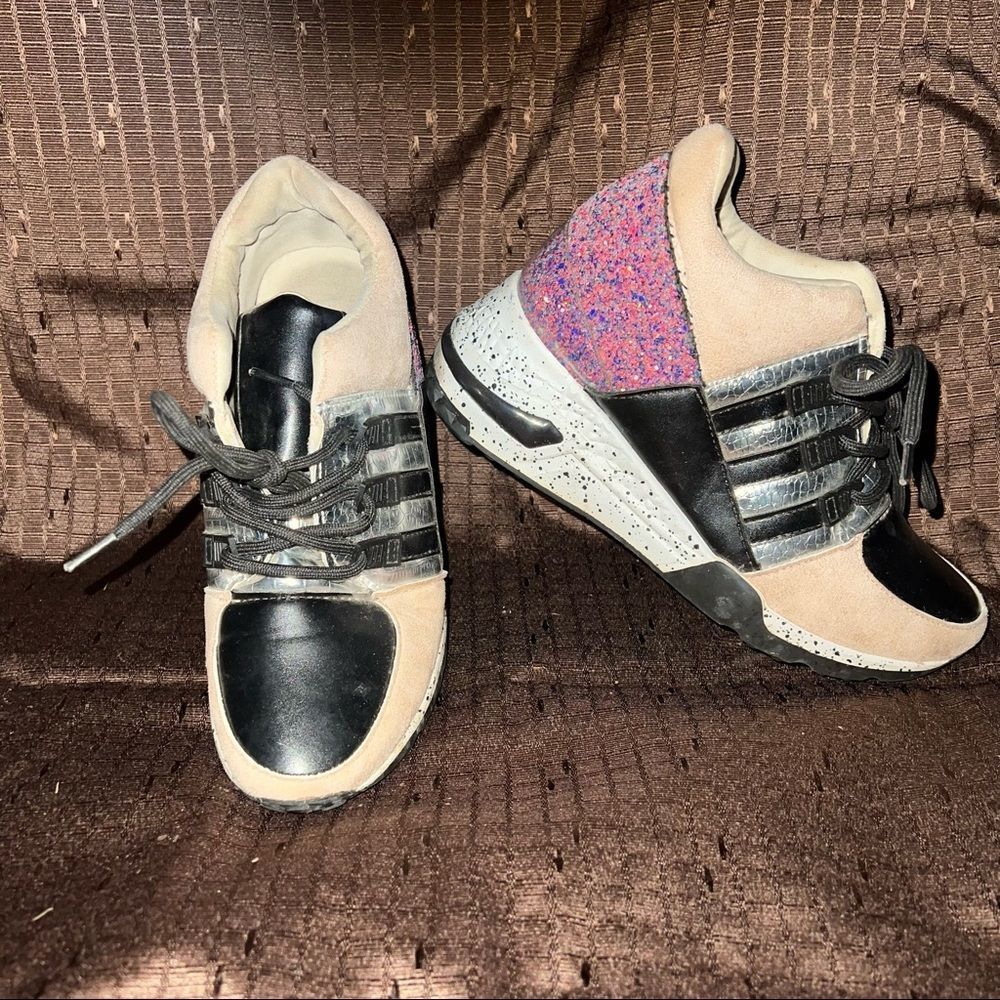 Platform sneakers
